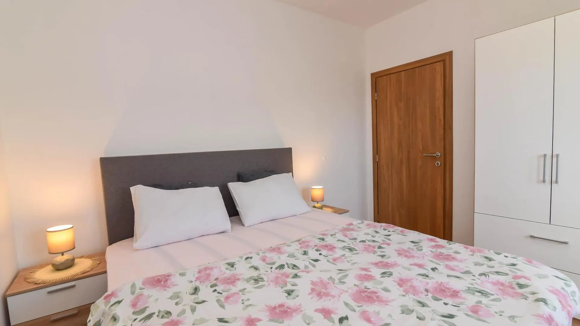 Apartment Borna Sukošan