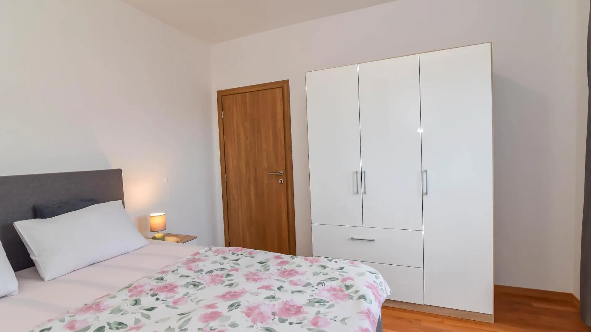Apartment Borna Sukošan 0*,