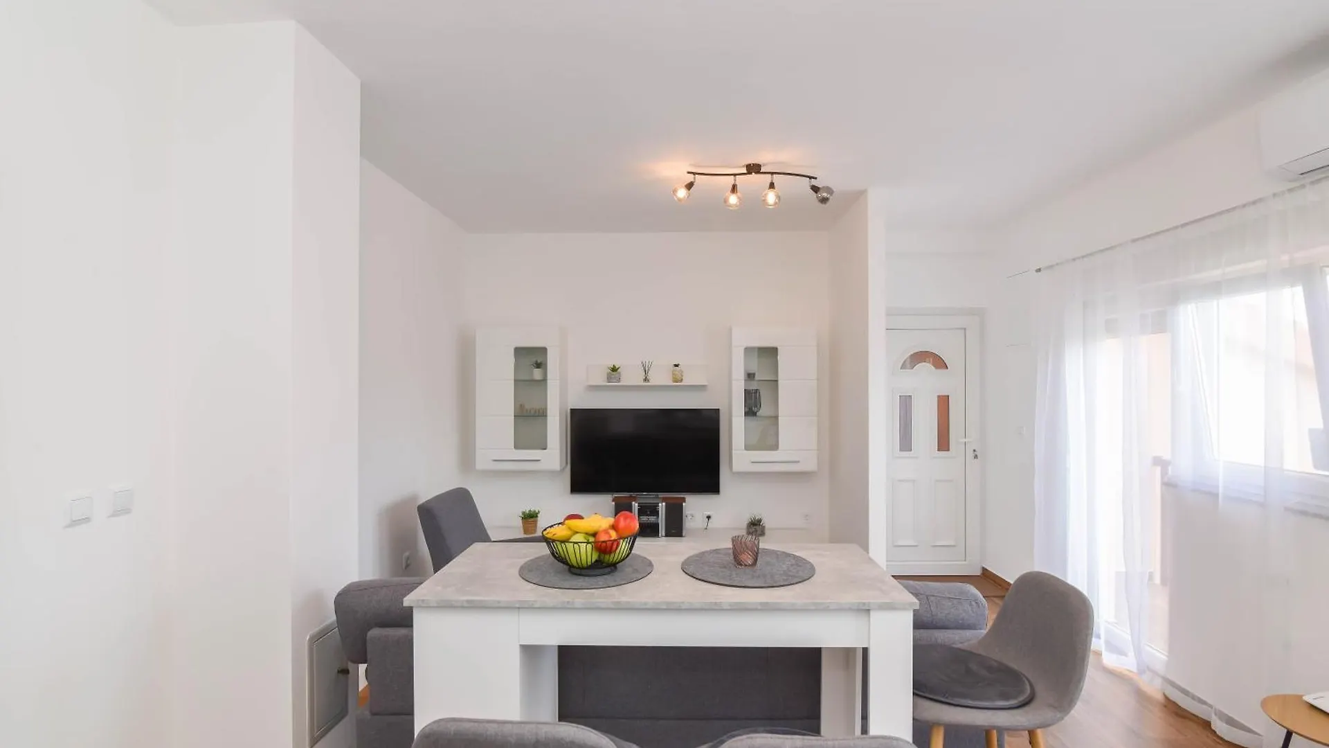 Apartment Borna Sukošan