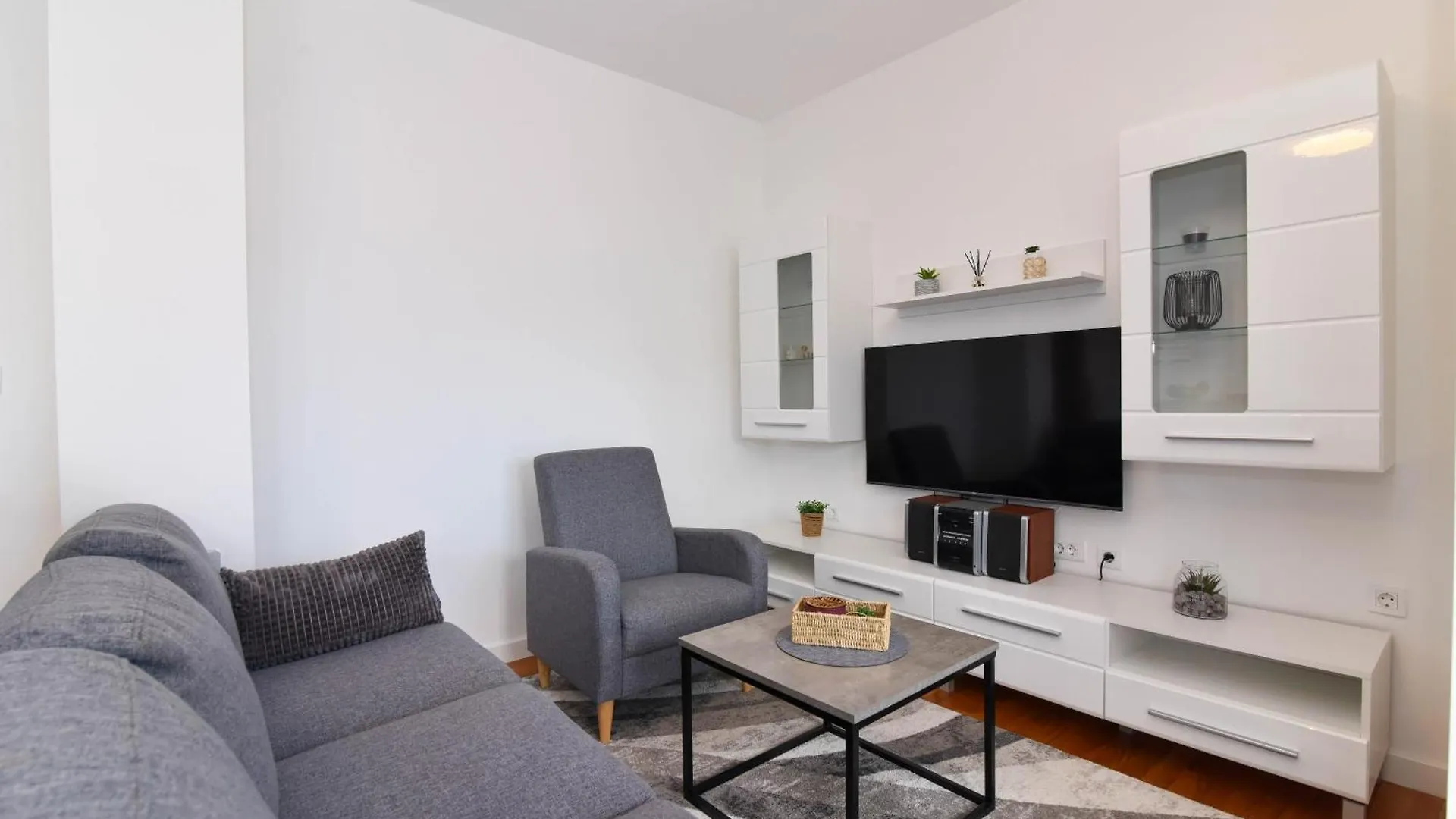 Apartment Borna Sukošan